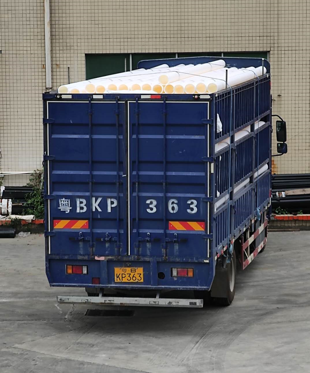 放假回來(lái)該收心了，深捷通第一車(chē)PVC電力管發(fā)送中